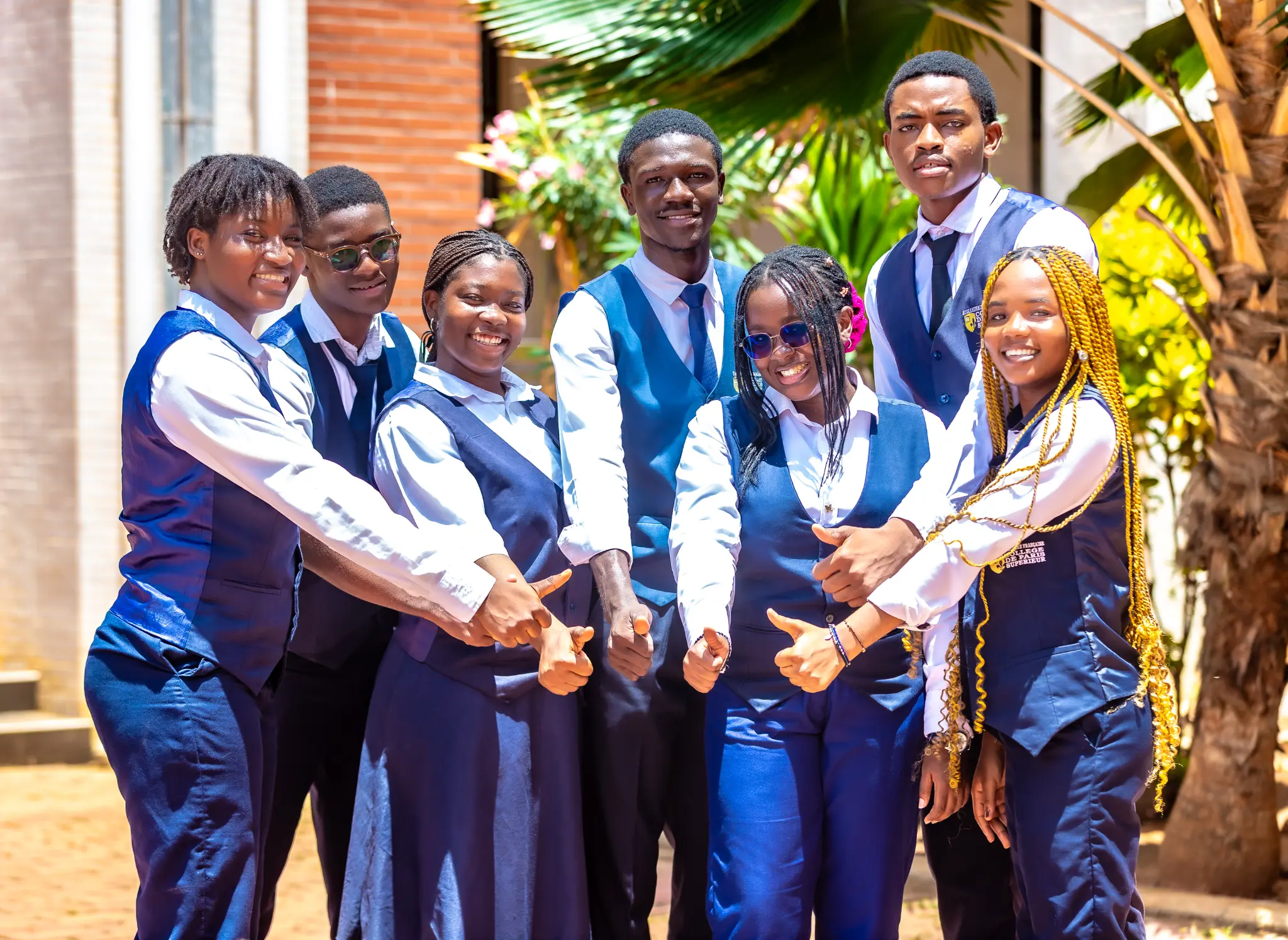 Groupe d'étudiants en extérieur